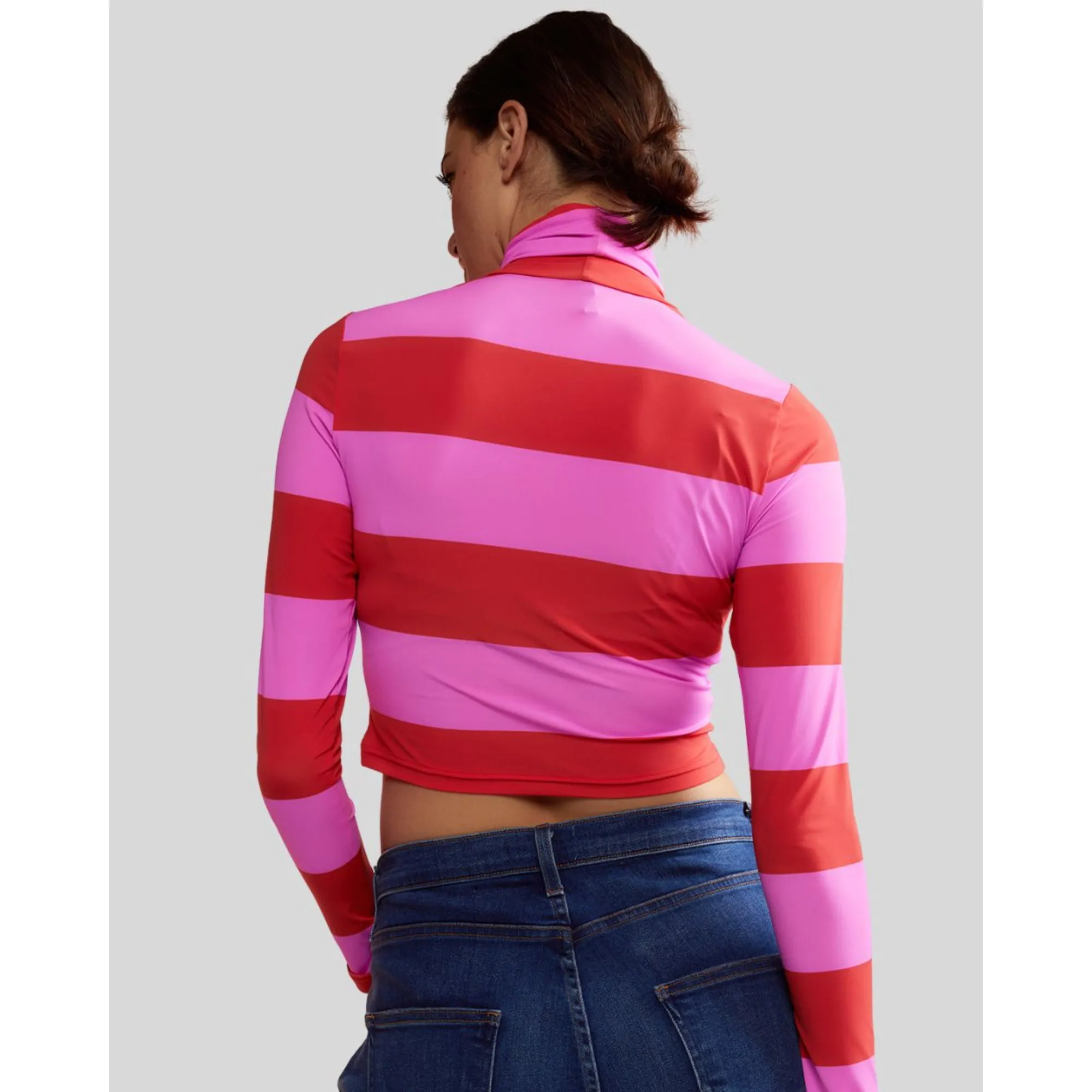 CROPPED STRIPED TURTLE NECK TOP