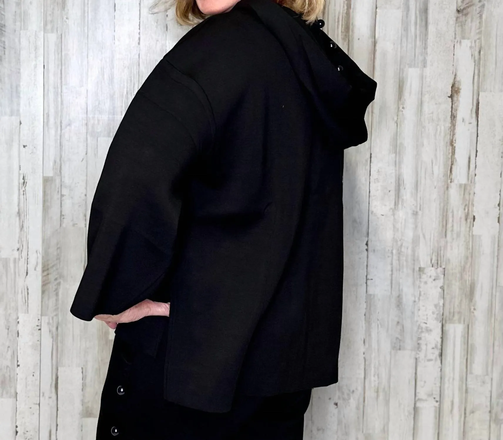 Farrah Pearl Hoodie In Black