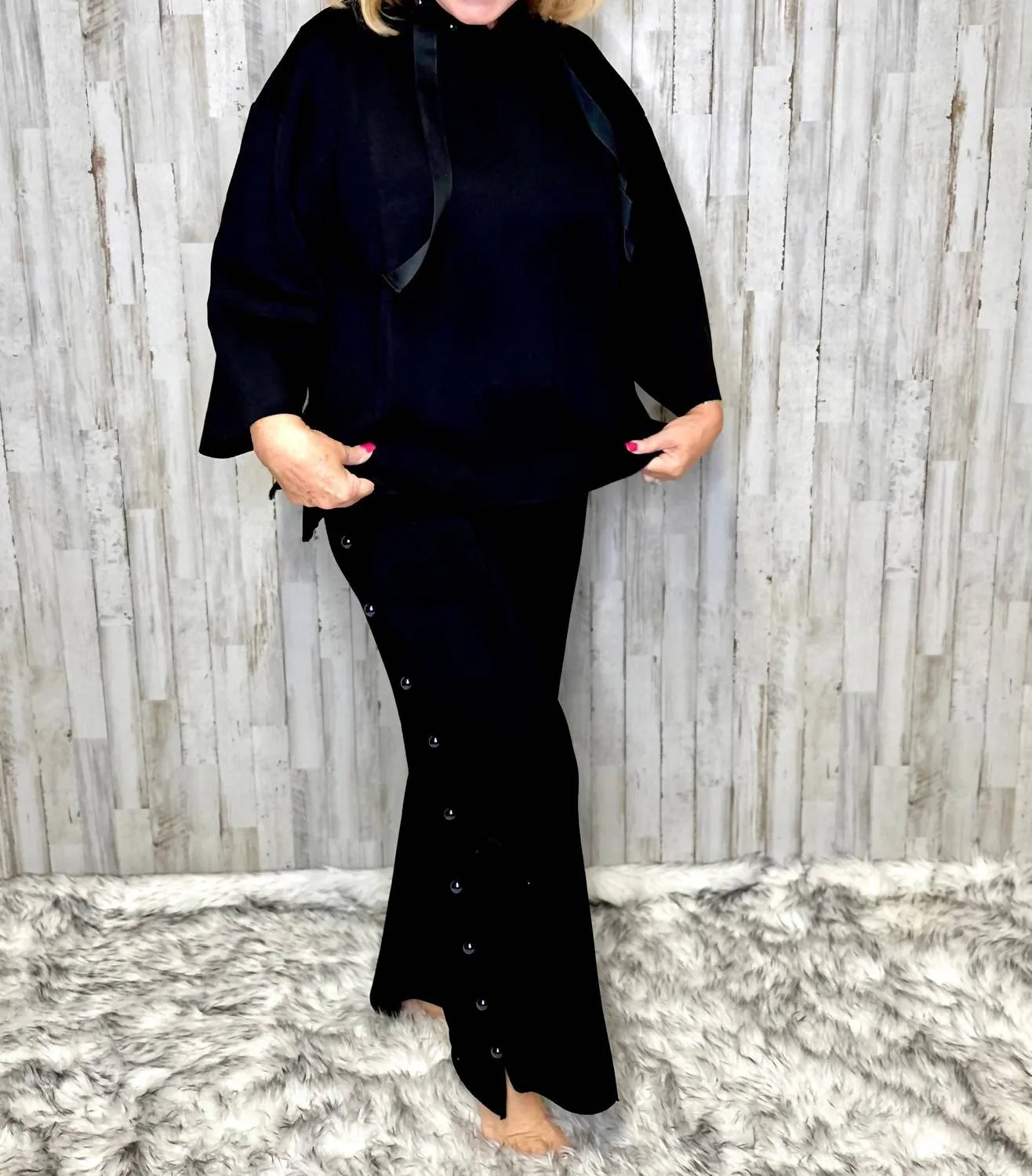 Farrah Pearl Hoodie In Black