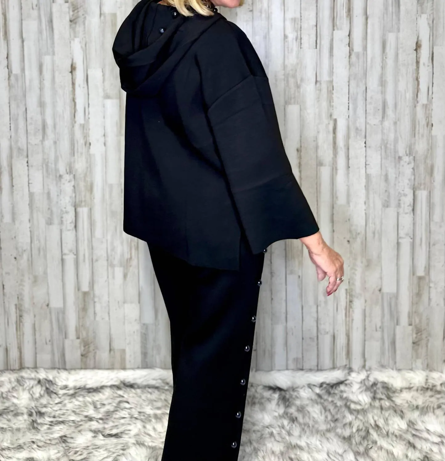 Farrah Pearl Hoodie In Black