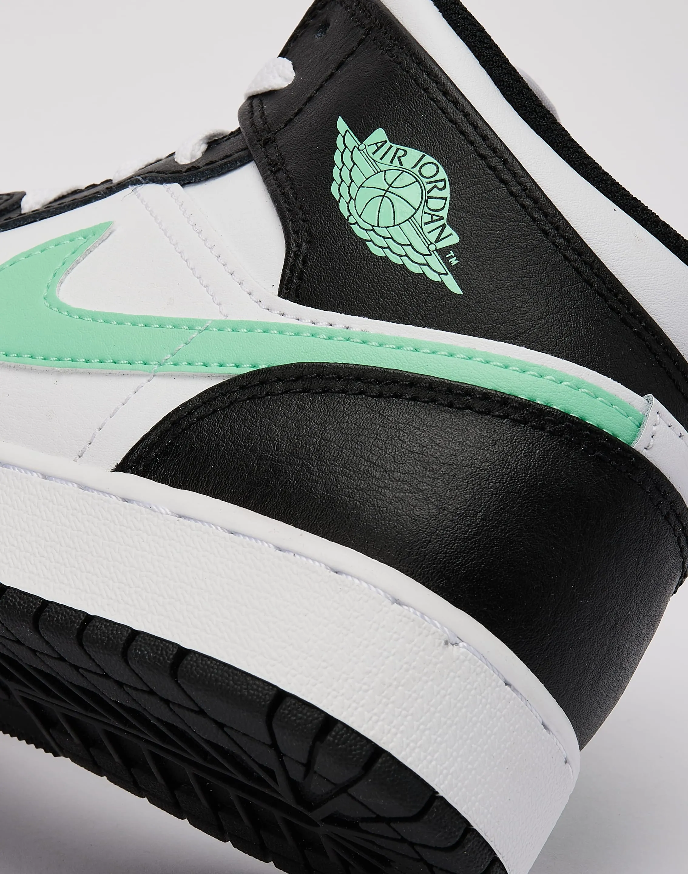 Jordan Air Jordan 1 Mid Grade-School
