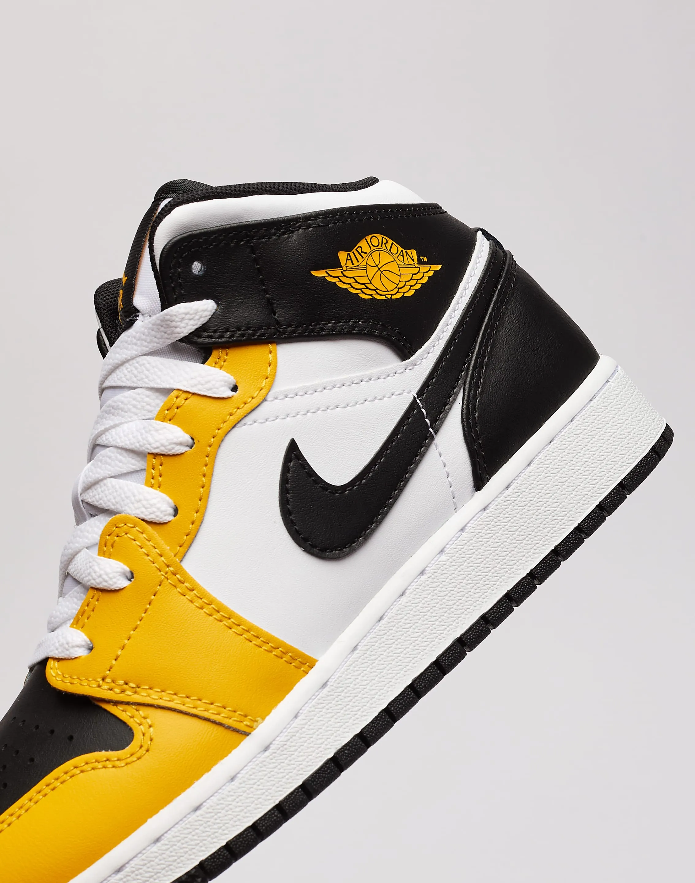 Jordan Air Jordan 1 Mid Grade-School