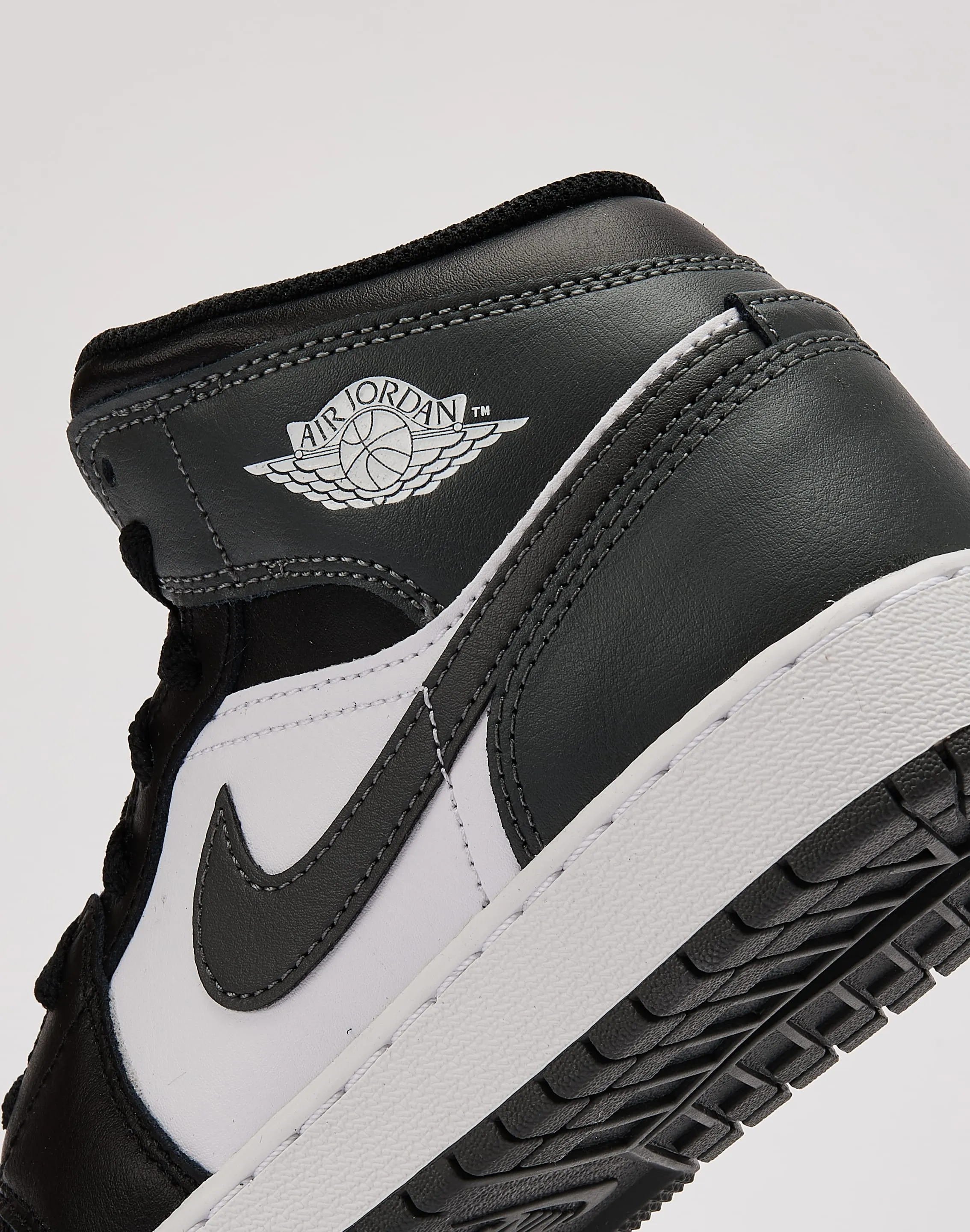 Jordan Air Jordan 1 Mid Grade-School