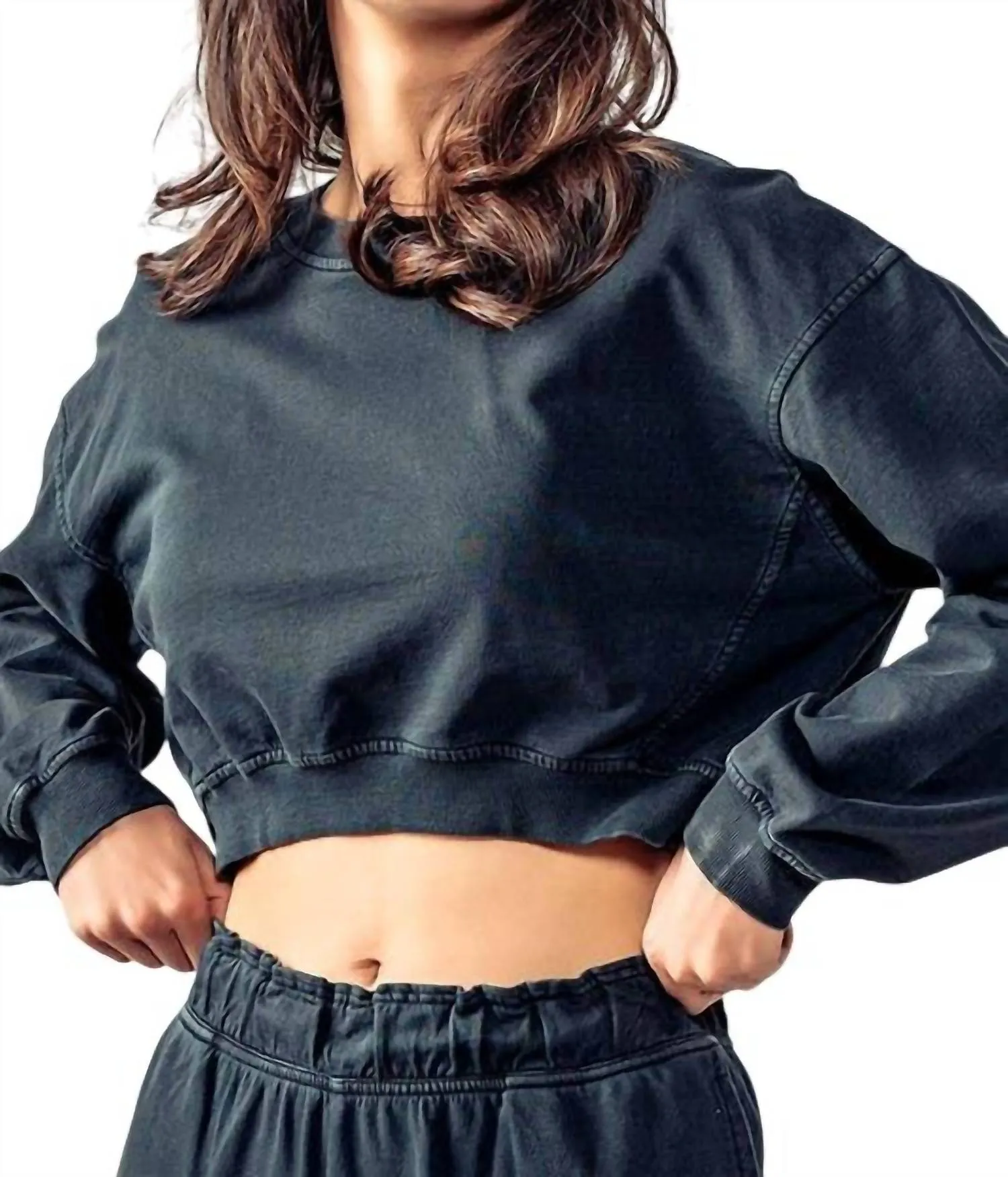 Mineral Washed Mock Neck Crop Sweatshirt In Black