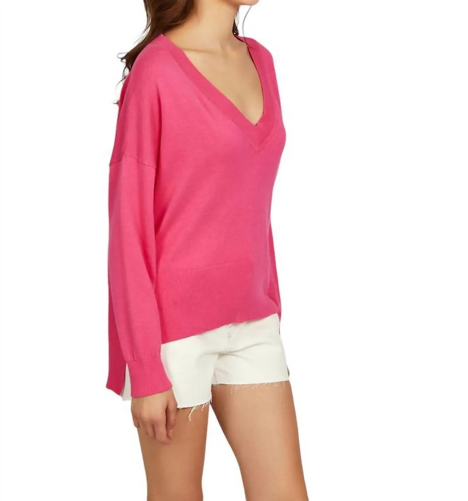 Noor Oversized V-Neck Pullover In Shocking Pink