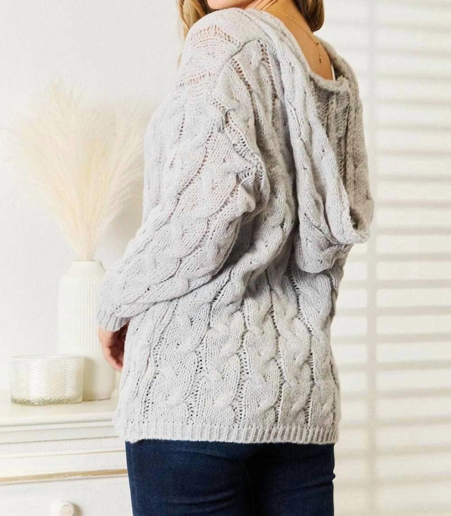 Snug Cable-Knit Hooded Pullover In Light Gray