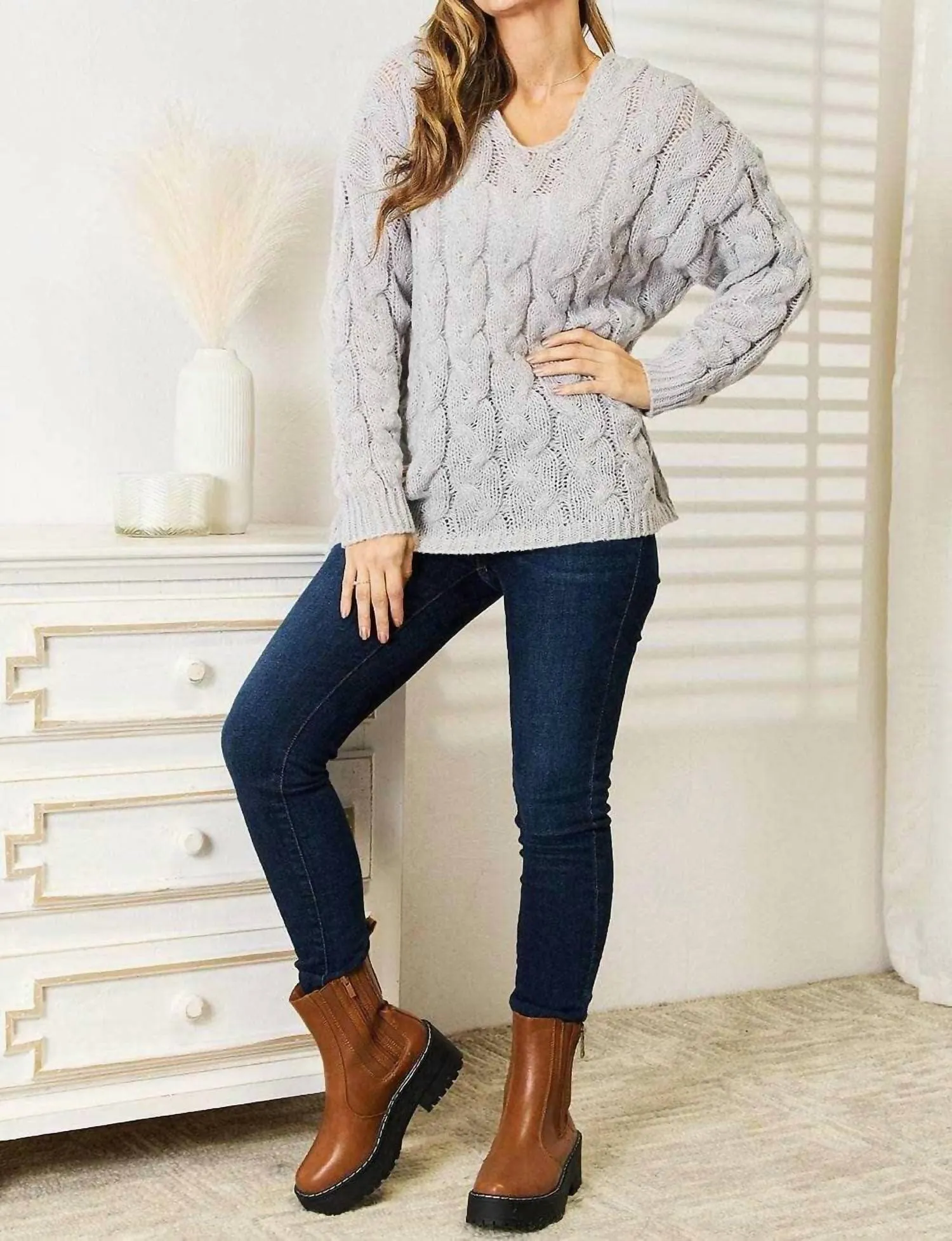 Snug Cable-Knit Hooded Pullover In Light Gray