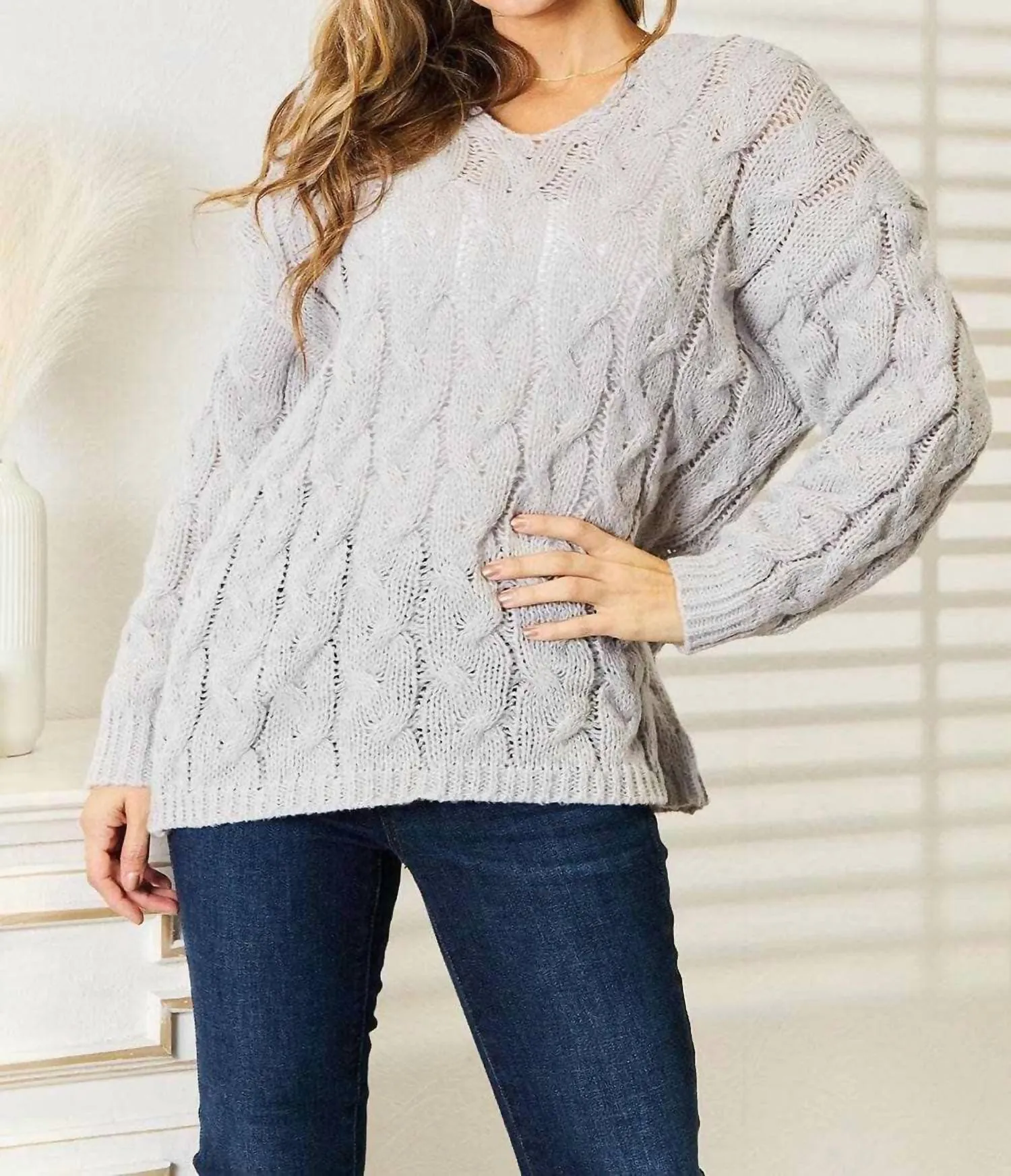Snug Cable-Knit Hooded Pullover In Light Gray