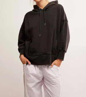 Sprint To The Finish Line Logo Sweatshirt In Black