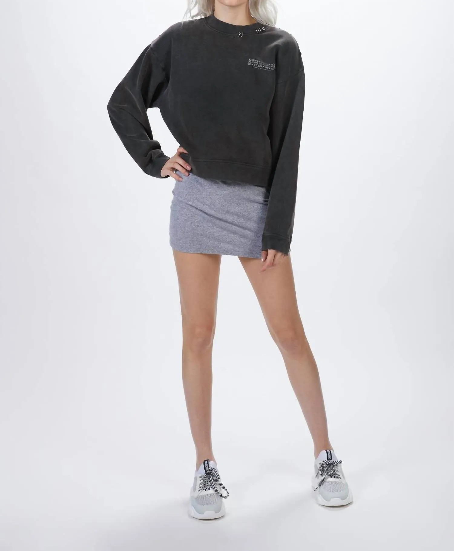 Sweatshirt With Print And Piercing In Black