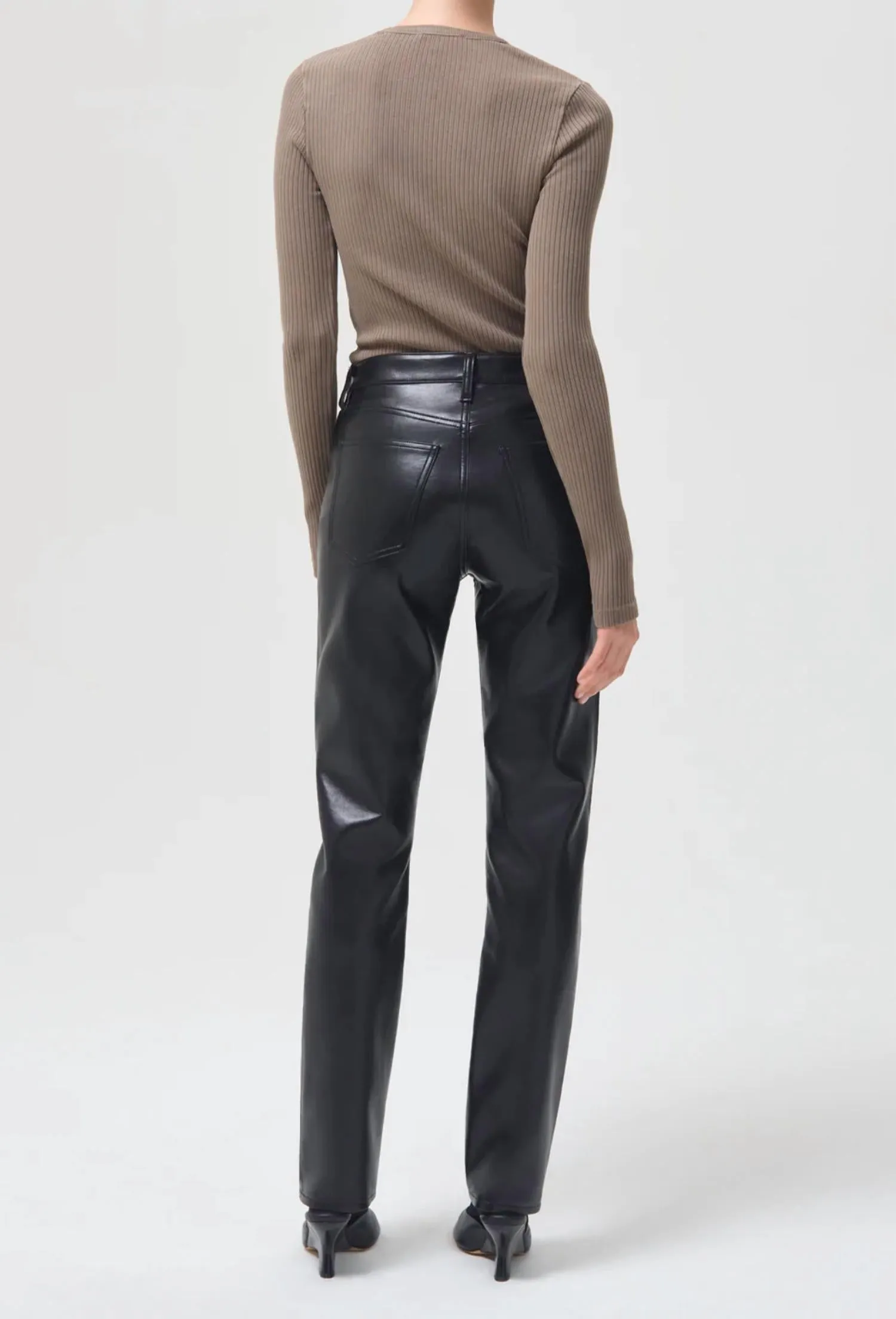 Tavi Deep V Top In Biscotti